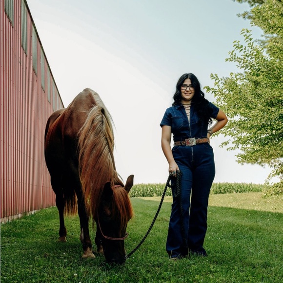 Meet your Posher, Samantha - Picture 3 of 3